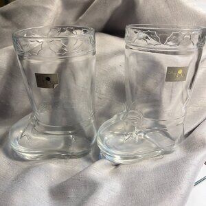 Studio Nova Santa Boots with Holly on the rim Candy dish